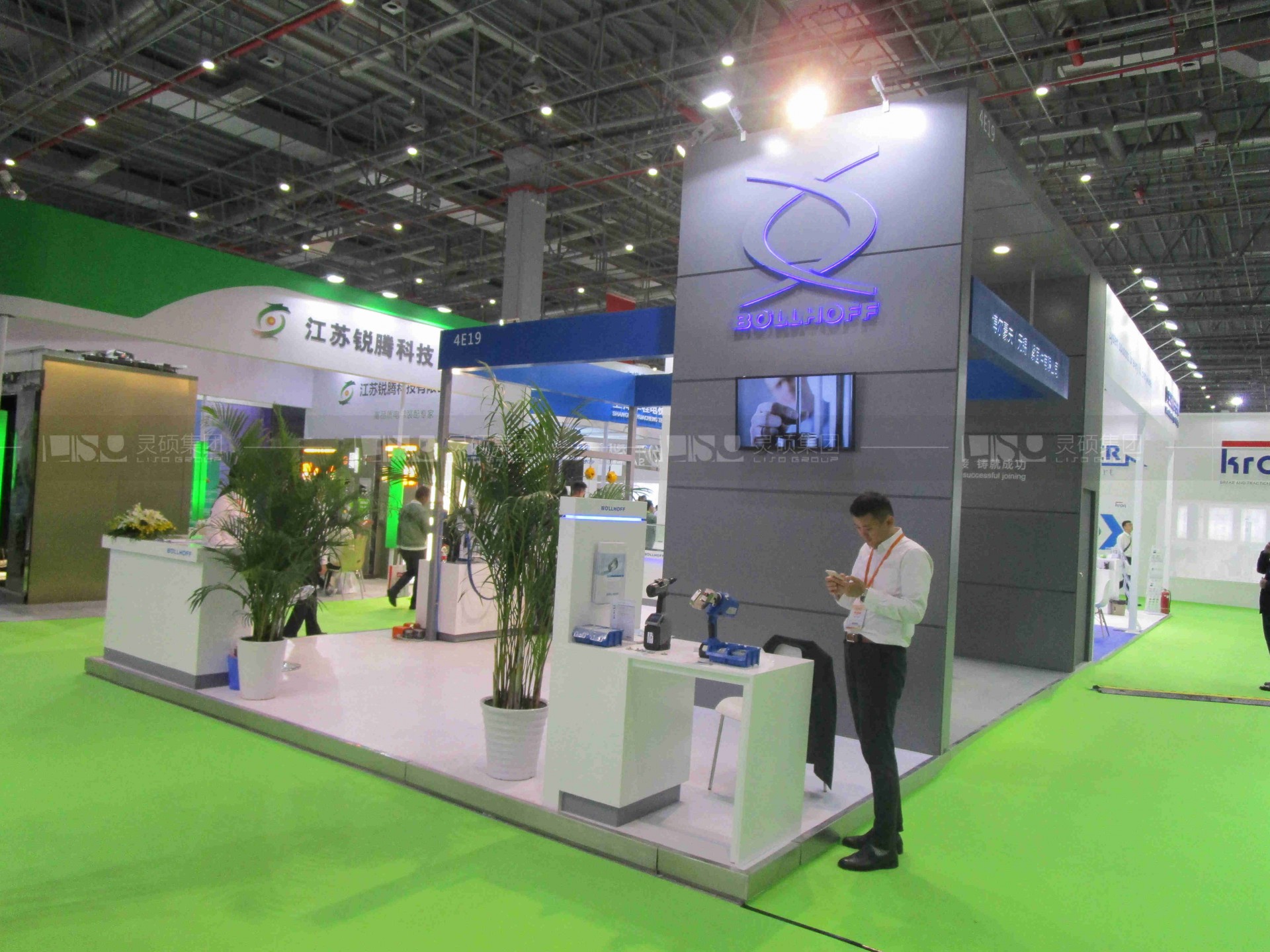 博爾豪夫-電梯展展臺設(shè)計(jì)案例