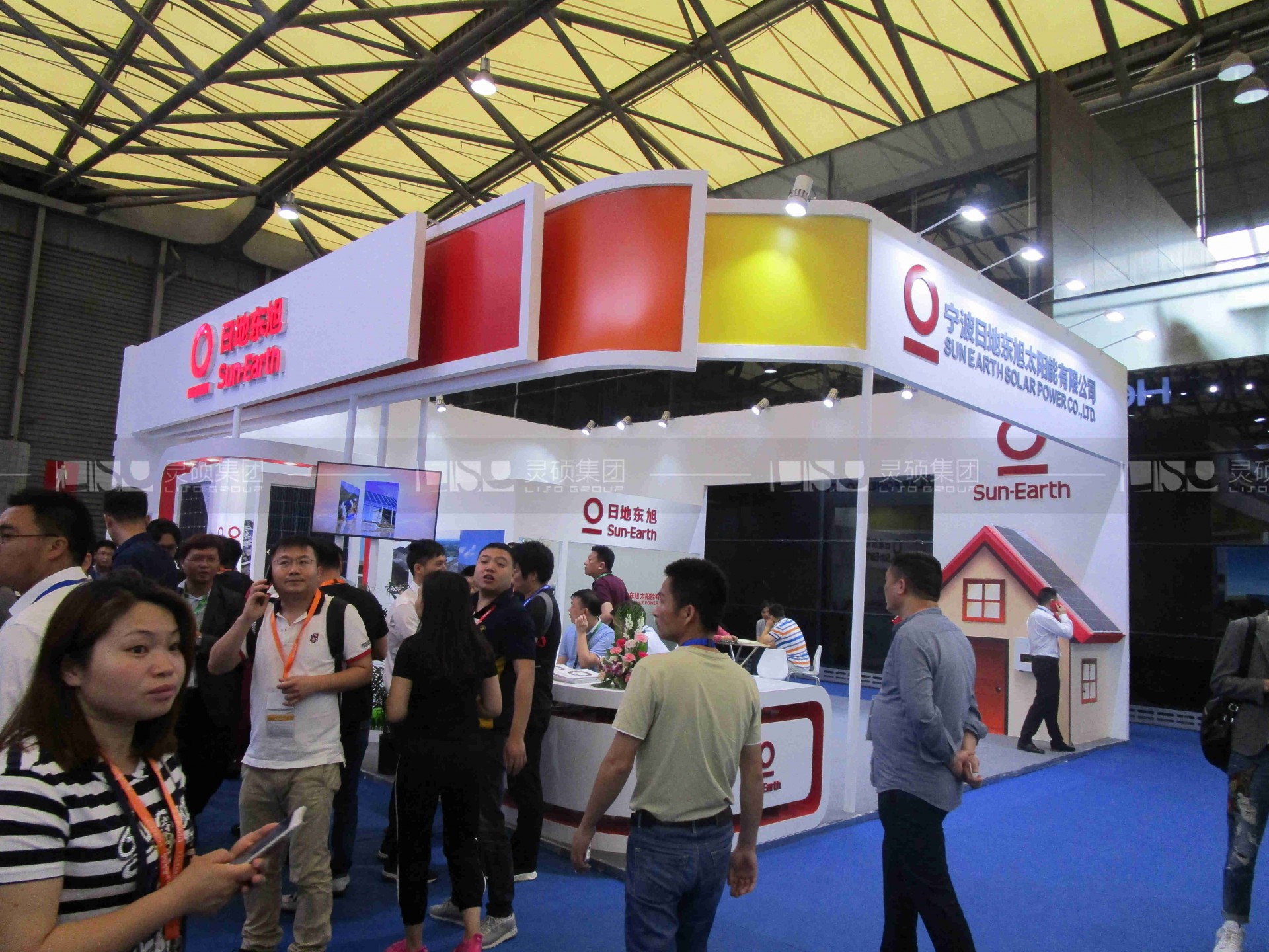 日地-光伏展臺設(shè)計搭建案例